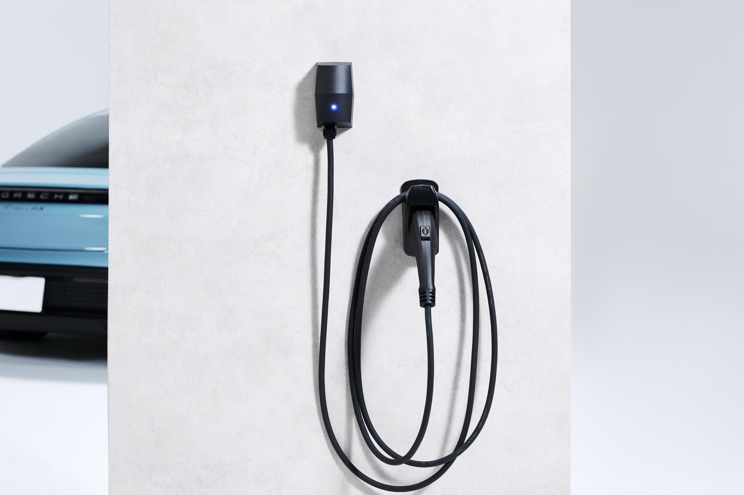 ジゴワッツ Ella 家庭用EV充電器 外壁設置イメージ